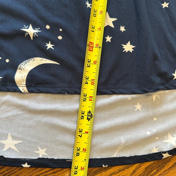 ⭐️ Cuddl Cuddle duds soft and cozy cosmic night gown sz M ppockets collared neck - Picture 4 of 6